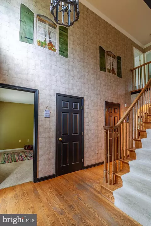 Entry Way - 2425 Hunters Chase Ct, Frederick, MD 21702 photo 5 of 8