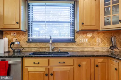 Kitchen - 2425 Hunters Chase Ct, Frederick, MD 21702 photo 2 of 3
