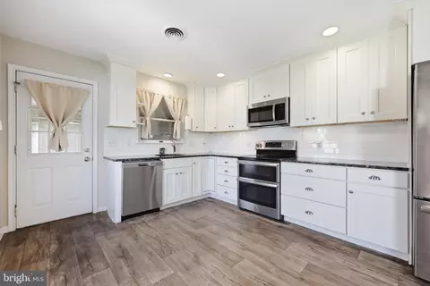 Kitchen - 23 Hammaker St, Thurmont, MD 21788 photo 4 of 5