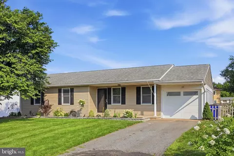 23 Hammaker St, Thurmont, MD 21788