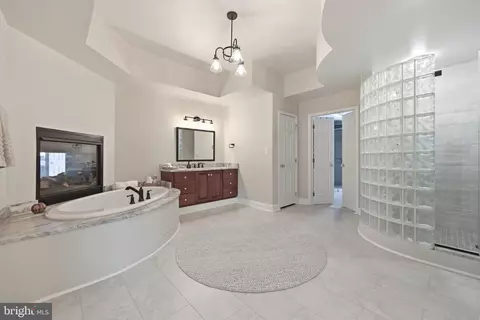 Bath - 6048 White Flint, Frederick, MD 21702 photo 2 of 6