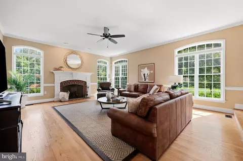 Living - 6048 White Flint, Frederick, MD 21702 photo 2 of 3