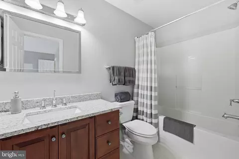 Bath - 6048 White Flint, Frederick, MD 21702 photo 4 of 6