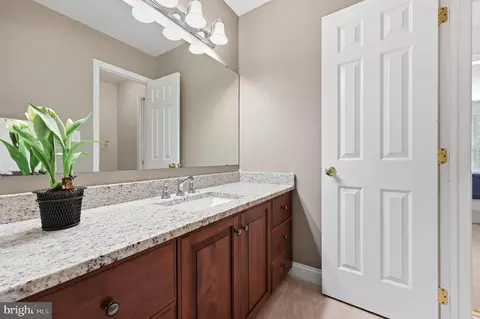 Bath - 6048 White Flint, Frederick, MD 21702 photo 5 of 6