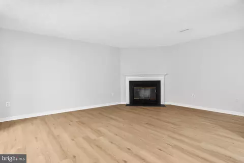 Living - 2149 Wainwright Ct #BC, Frederick, MD 21702 photo 5 of 6