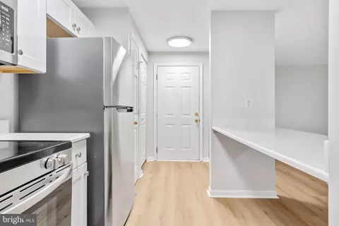 Entry Way - 2149 Wainwright Ct #BC, Frederick, MD 21702 photo 1 of 2