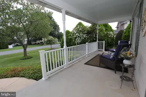 Exterior - 6759 Meadowside Dr, Frederick, MD 21702 photo 6 of 17