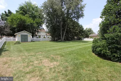 Exterior - 6759 Meadowside Dr, Frederick, MD 21702 photo 11 of 17