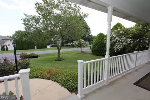 Exterior - 6759 Meadowside Dr, Frederick, MD 21702 photo 8 of 17
