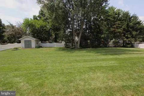 Exterior - 6759 Meadowside Dr, Frederick, MD 21702 photo 10 of 17