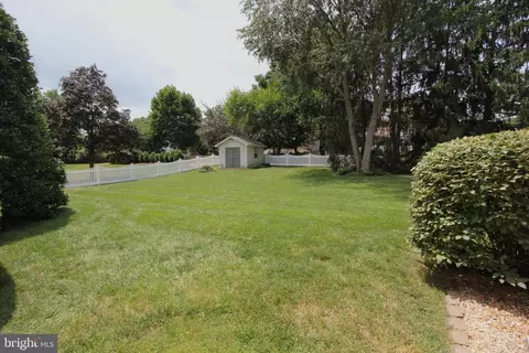 Exterior - 6759 Meadowside Dr, Frederick, MD 21702 photo 9 of 17