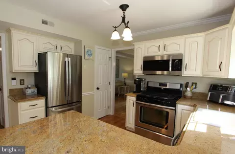 Kitchen - 6759 Meadowside Dr, Frederick, MD 21702 photo 3 of 4