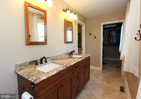 Bath - 6759 Meadowside Dr, Frederick, MD 21702 photo 2 of 3