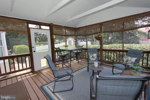 Exterior - 6759 Meadowside Dr, Frederick, MD 21702 photo 3 of 17