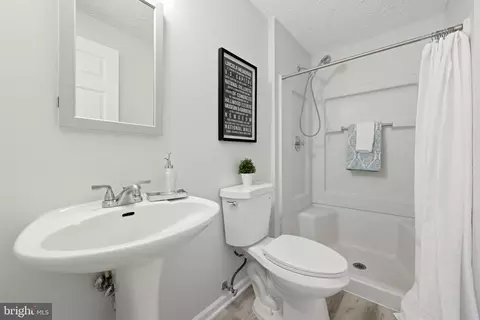 Bath - 6711 Kernel Ct, Frederick, MD 21703 photo 3 of 3