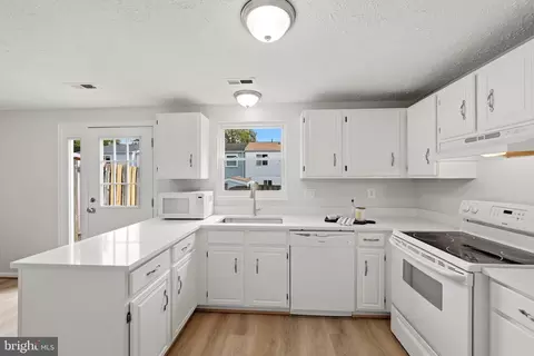 Kitchen - 6711 Kernel Ct, Frederick, MD 21703 photo 2 of 4