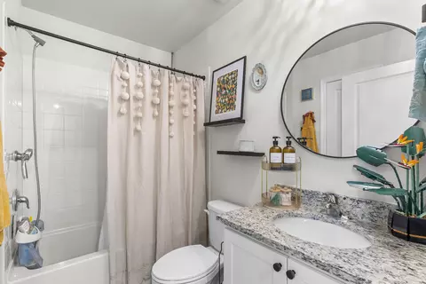 Bath - 8656 Walter Martz Rd, Frederick, MD 21702 photo 3 of 4