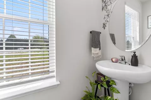 Bath - 8656 Walter Martz Rd, Frederick, MD 21702 photo 1 of 4