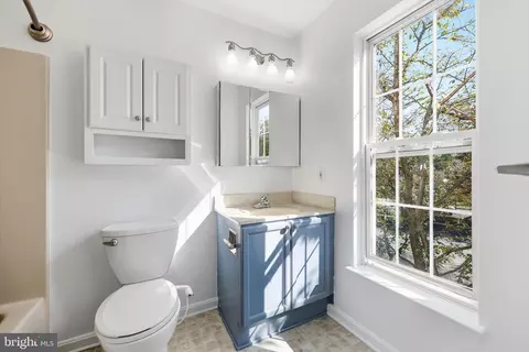 Bath - 2501 Driftwood Ct #2D, Frederick, MD 21702 photo 1 of 2