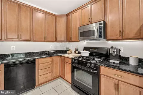 Kitchen - 1794 B Poolside Way #24-B, Frederick, MD 21701 photo 5 of 7