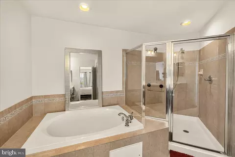 Bath - 1794 B Poolside Way #24-B, Frederick, MD 21701 photo 2 of 3