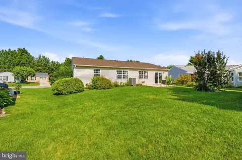 Exterior - 5661 Crabapple Dr, Frederick, MD 21703 photo 6 of 8