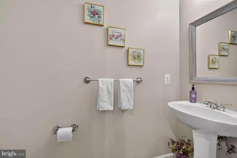 Bath - 9512 Hyde Pl #9512, Frederick, MD 21704 photo 5 of 5