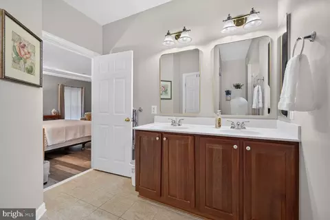 Bath - 9512 Hyde Pl #9512, Frederick, MD 21704 photo 4 of 5