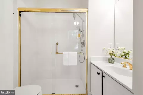 Bath - 102 E 2nd St, Frederick, MD 21701 photo 3 of 4