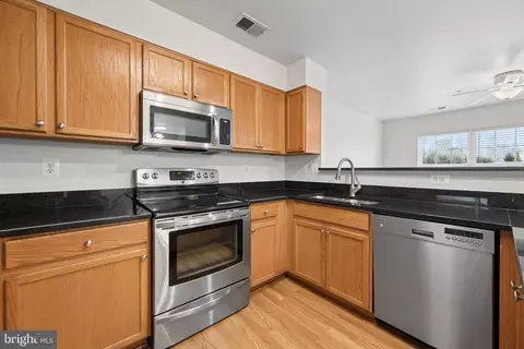 Kitchen - 4967 Clarendon Ter, Frederick, MD 21703 photo 5 of 5
