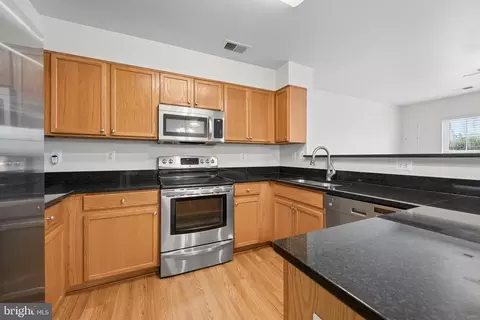 Kitchen - 4967 Clarendon Ter, Frederick, MD 21703 photo 4 of 5