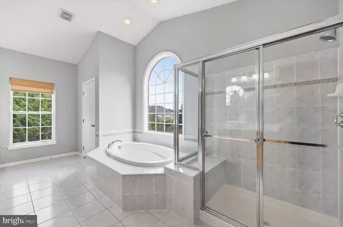 Bath - 1815 Granby Way, Frederick, MD 21702 photo 2 of 4