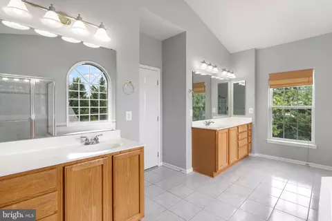 Bath - 1815 Granby Way, Frederick, MD 21702 photo 5 of 7