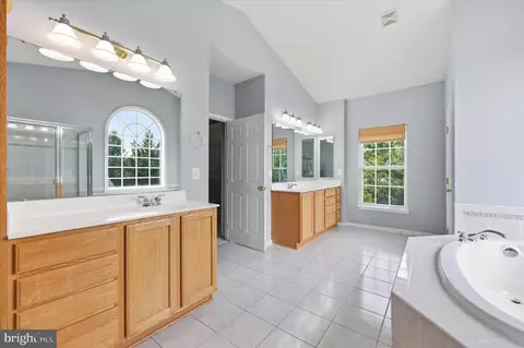 Bath - 1815 Granby Way, Frederick, MD 21702 photo 1 of 4