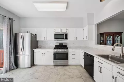 Kitchen - 122 Long Acre Ct, Frederick, MD 21702 photo 3 of 3