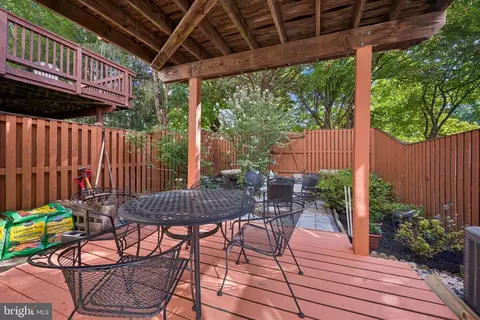 Exterior - 122 Long Acre Ct, Frederick, MD 21702 photo 6 of 8