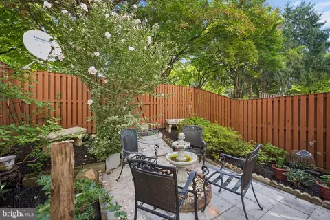 Exterior - 122 Long Acre Ct, Frederick, MD 21702 photo 8 of 8