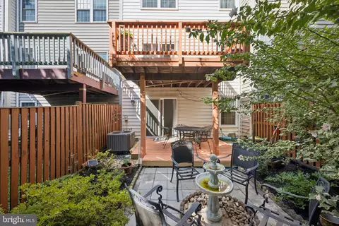 Exterior - 122 Long Acre Ct, Frederick, MD 21702 photo 5 of 8