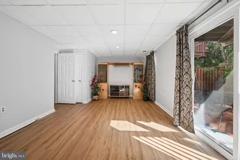 Living - 122 Long Acre Ct, Frederick, MD 21702 photo 3 of 3