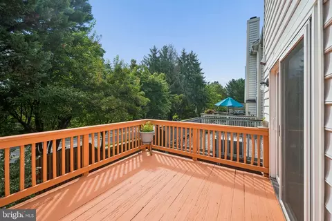 Exterior - 122 Long Acre Ct, Frederick, MD 21702 photo 2 of 8