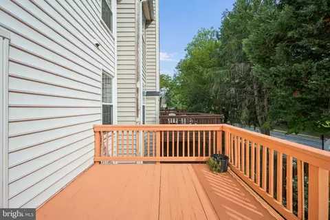 Exterior - 122 Long Acre Ct, Frederick, MD 21702 photo 3 of 8