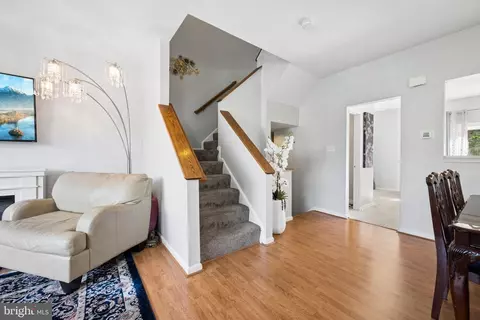 Entry Way - 122 Long Acre Ct, Frederick, MD 21702 photo 3 of 7