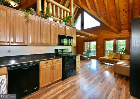 Kitchen - 8051 Old Receiver Rd, Frederick, MD 21702 photo 2 of 3