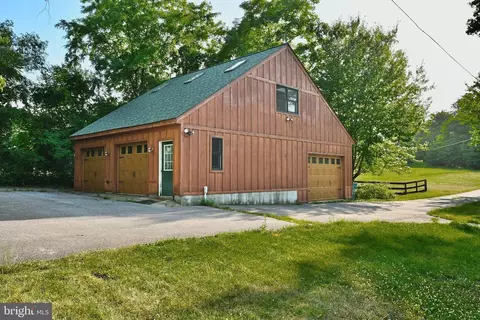 Exterior - 8051 Old Receiver Rd, Frederick, MD 21702 photo 8 of 10