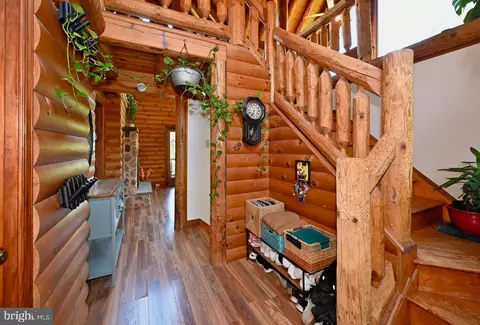 Entry Way - 8051 Old Receiver Rd, Frederick, MD 21702 photo 3 of 5