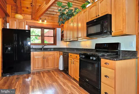 Kitchen - 8051 Old Receiver Rd, Frederick, MD 21702 photo 3 of 3