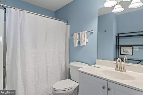 Bath - 7 Derr Ln, Middletown, MD 21769 photo 2 of 2