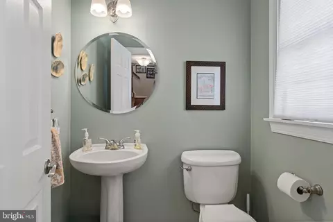 Entry Way - 7 Derr Ln, Middletown, MD 21769 photo 2 of 3