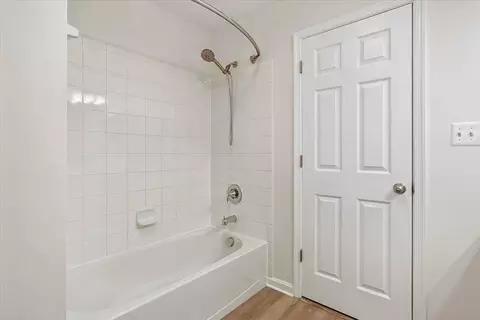 Bath - 615 Amberfield Rd, Frederick, MD 21703 photo 3 of 4