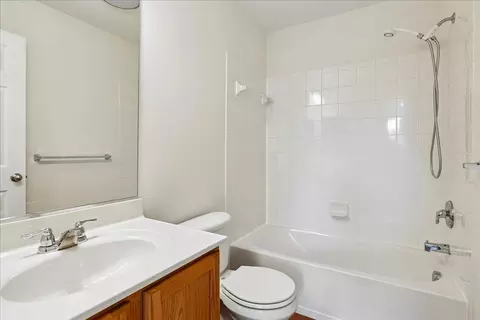 Bath - 615 Amberfield Rd, Frederick, MD 21703 photo 4 of 4